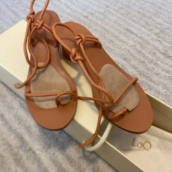 LOQ Xavi Block Heeled Sandals - Picture 3 of 5